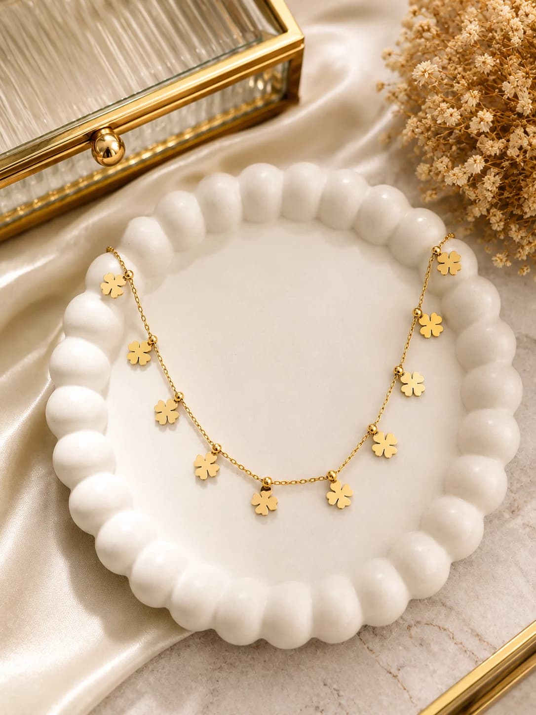 Lucky clover necklace