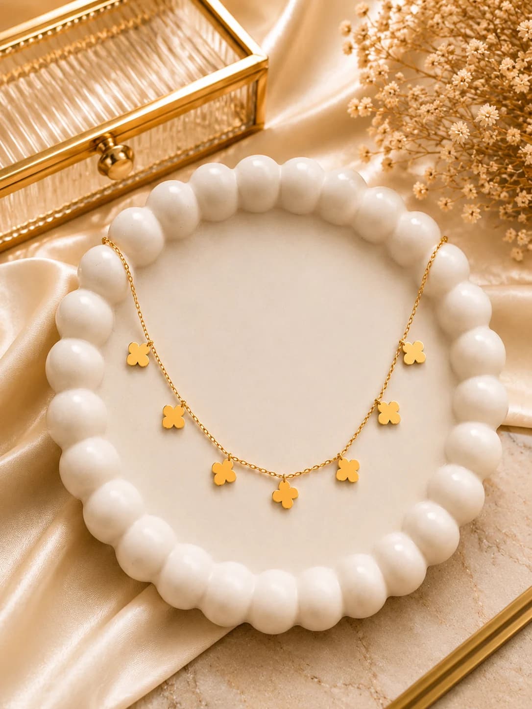 Golden clover necklace