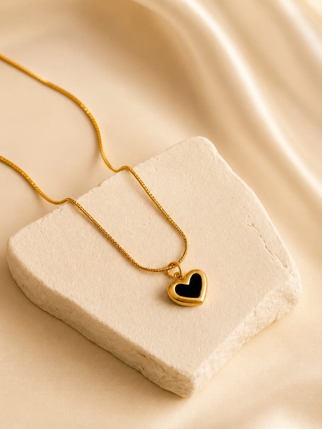 Black heart chain