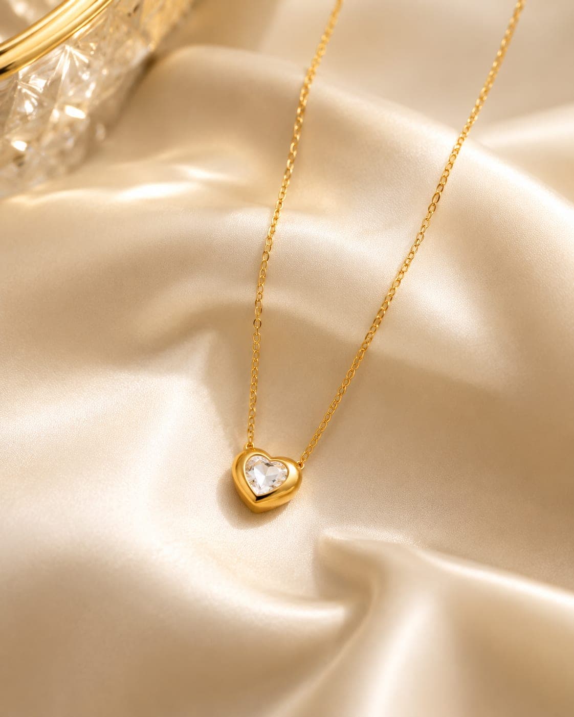 Crystal heart pendant
