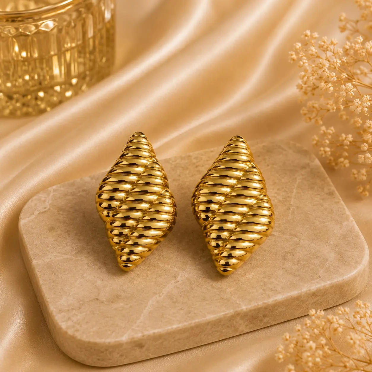 Royal leaf stud