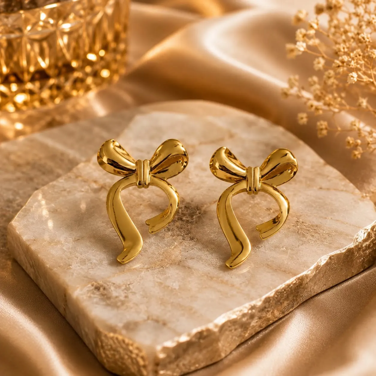 Bella bow stud