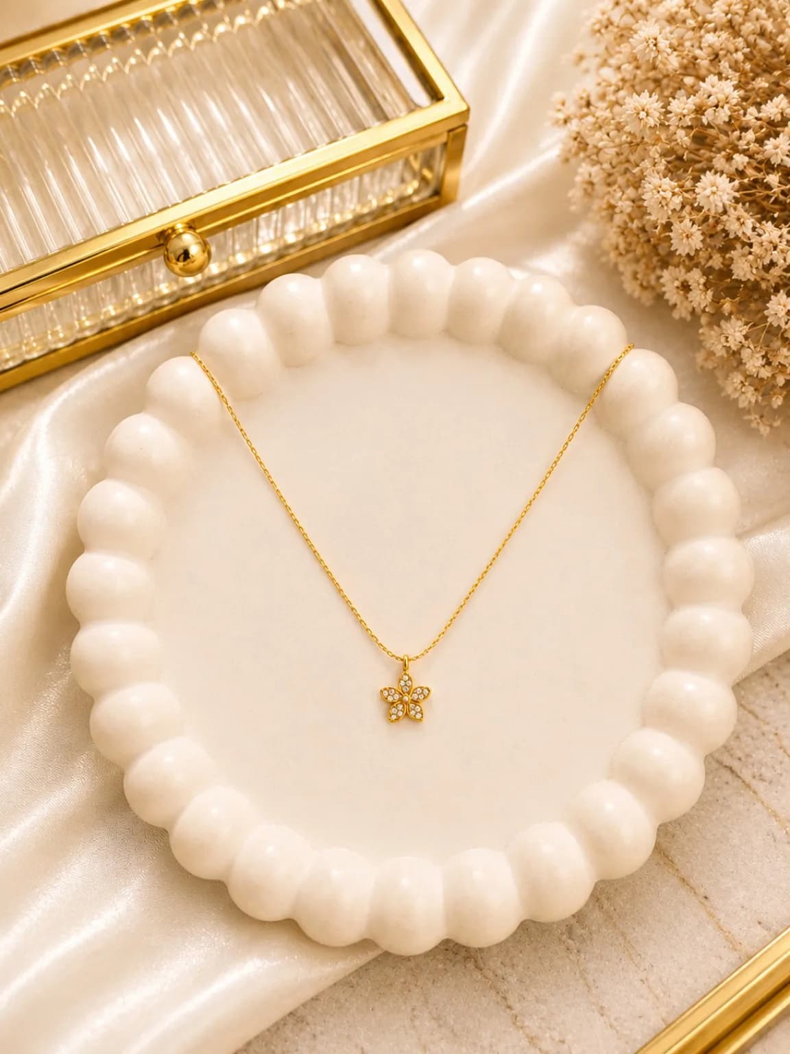 Mini flora necklace