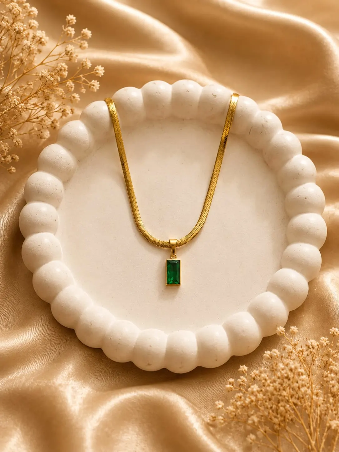 Green emerald stone necklace