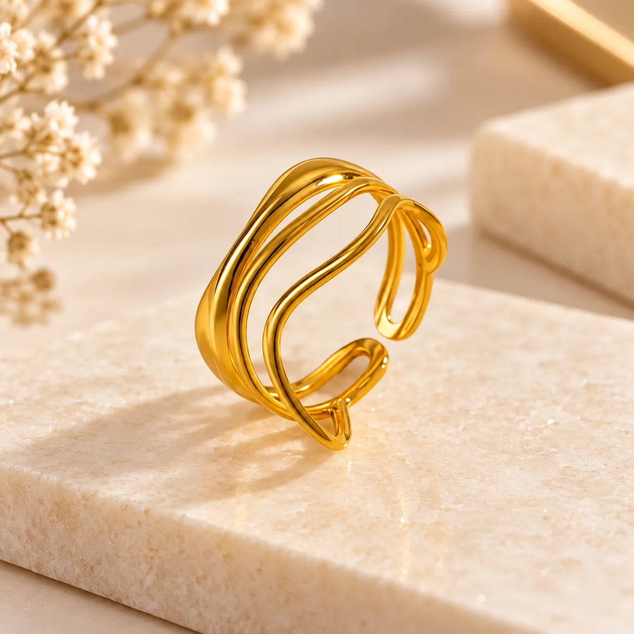 Interweaving ring